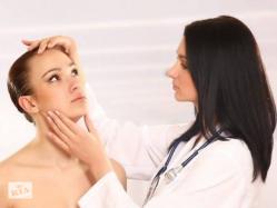 Consultația medicului dermatolog